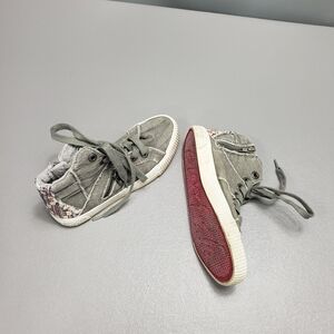 Girls blowfish Malibu gray high top shoes big girls size 5